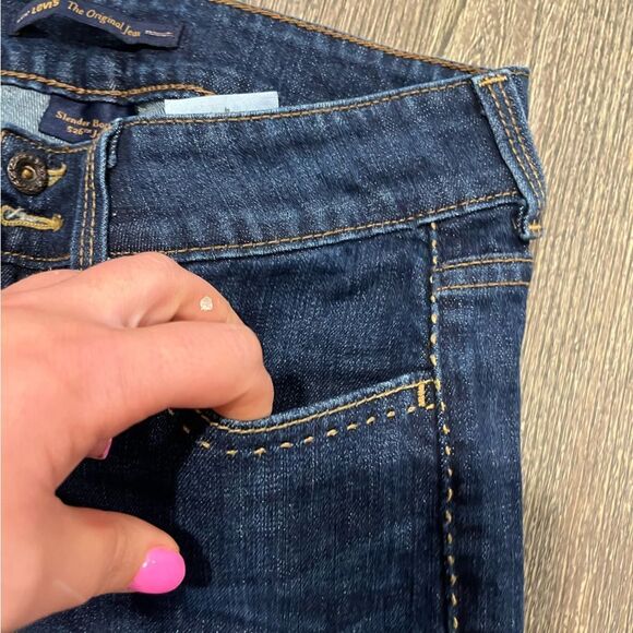 Levi's 526 Slender Boot Cut Jeans Mid Rise Whisker Denim Medium Wash Blue Size 4 - Picture 4 of 11